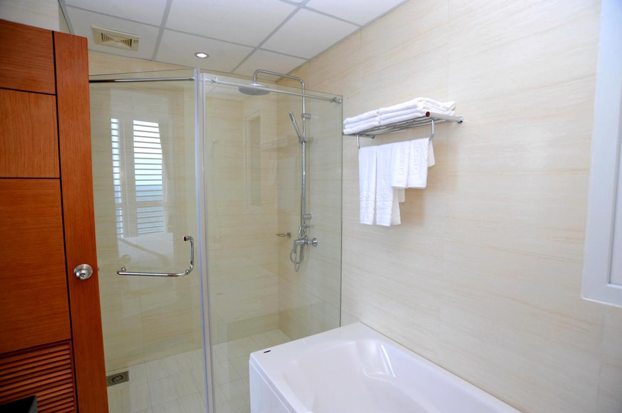 Dendro Beachfront Hotel На Транг Стая снимка