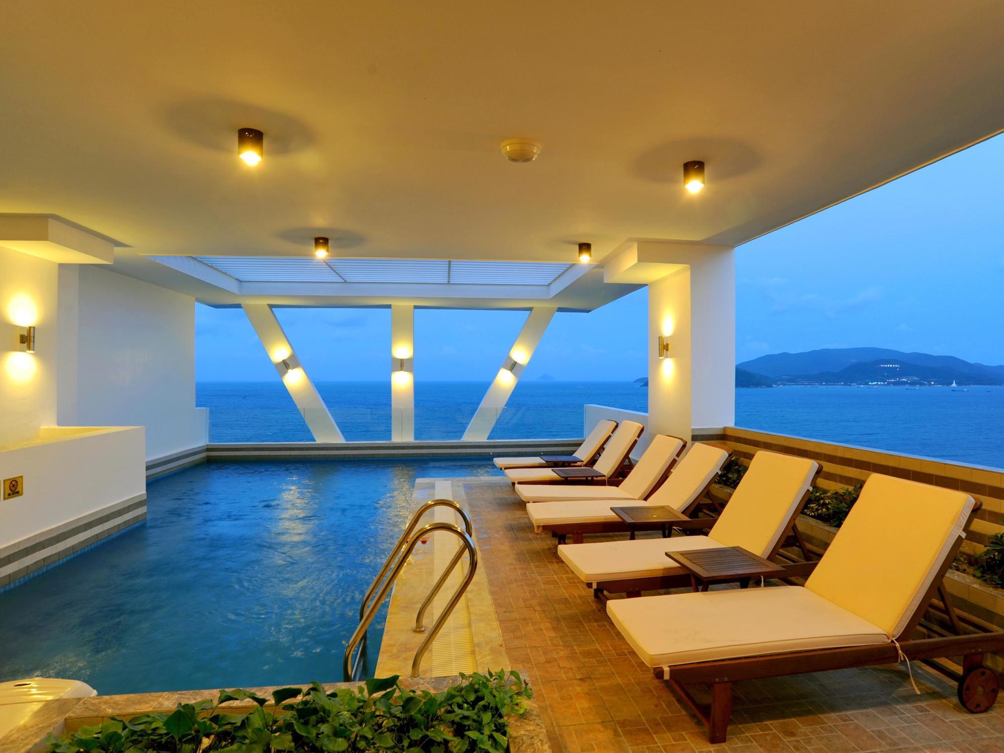 Dendro Beachfront Hotel На Транг Екстериор снимка