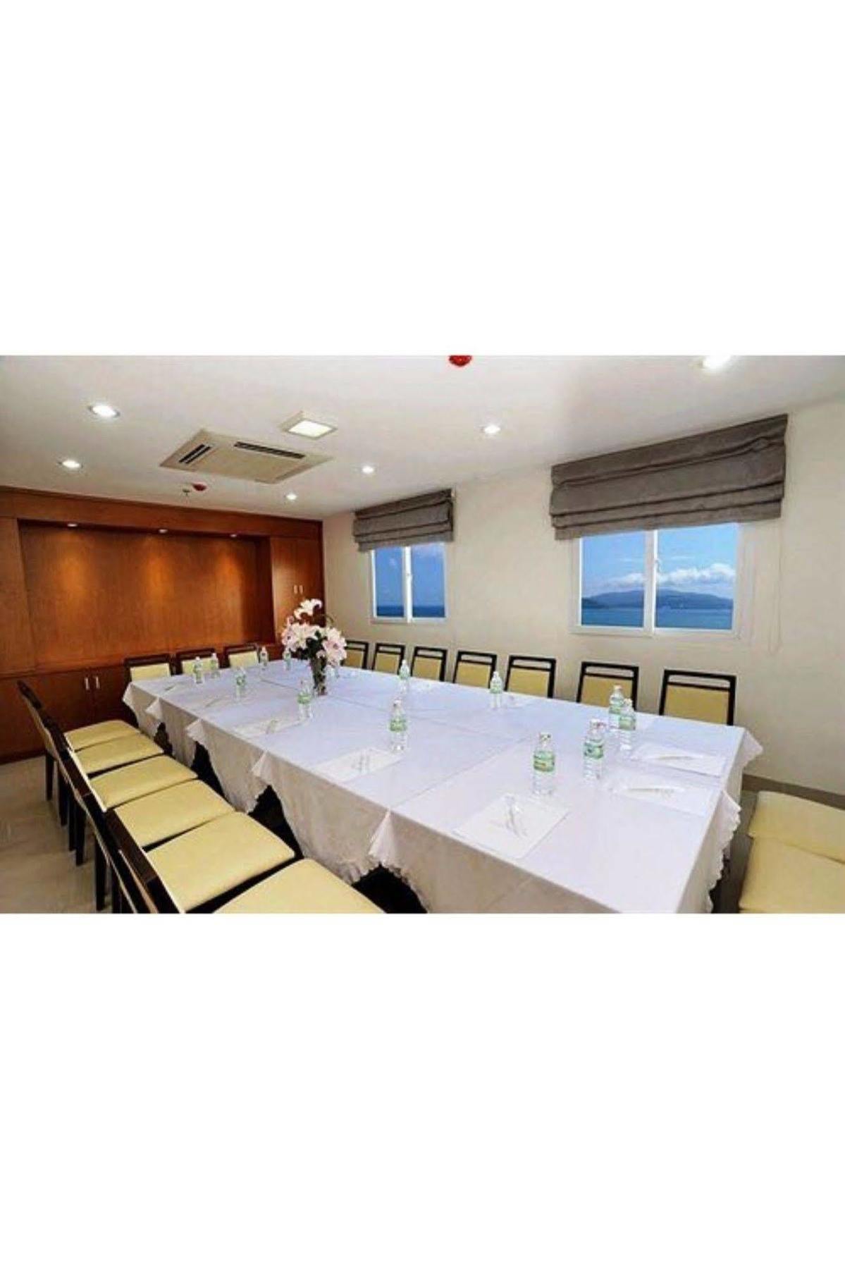 Dendro Beachfront Hotel На Транг Екстериор снимка